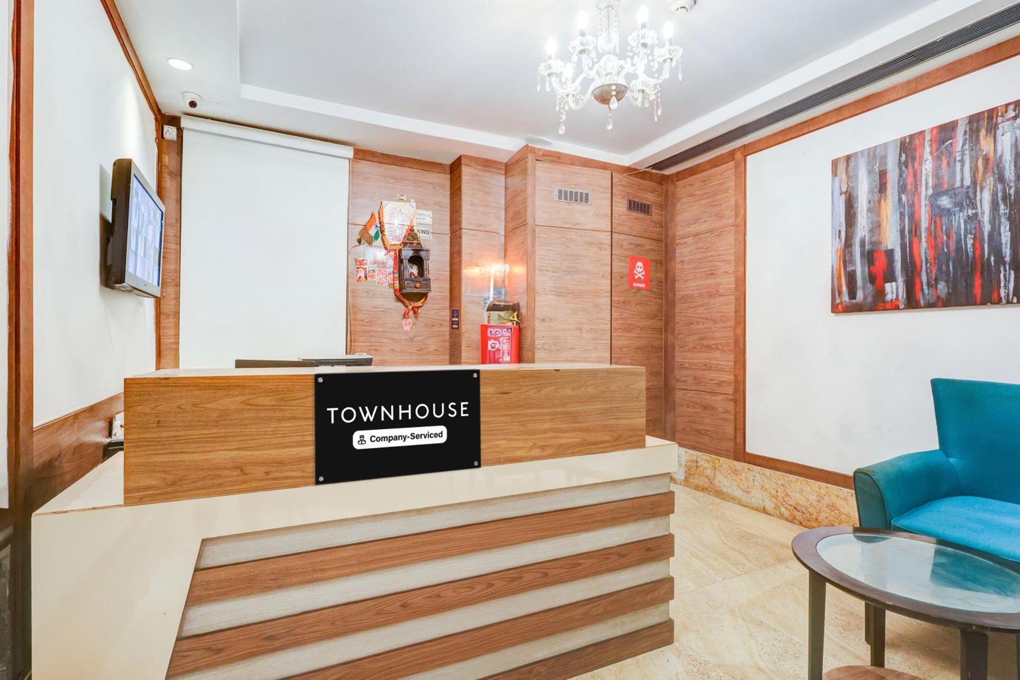 Super Townhouse Chhatarpur Near Metro Park New Delhi Bagian luar foto